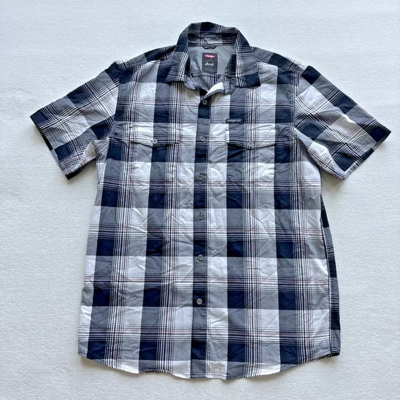 Wrangler Men Large Black Plaid Outdoor Short Sleeve Shirt with UPF 40 Protection - Picture 1 of 14